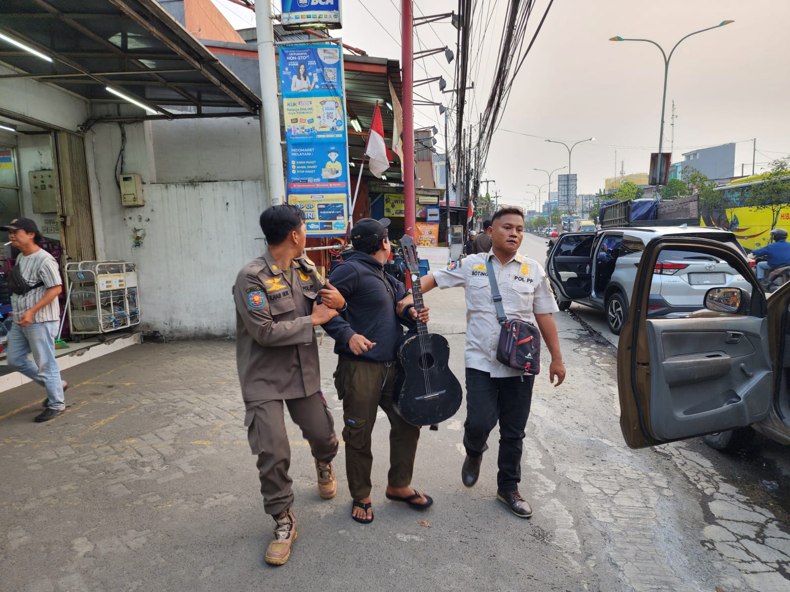 Sering Berkeliaran di Cikarang Pusat dan Ciksel, Belasan PMKS Terjaring Razia Satpol PP