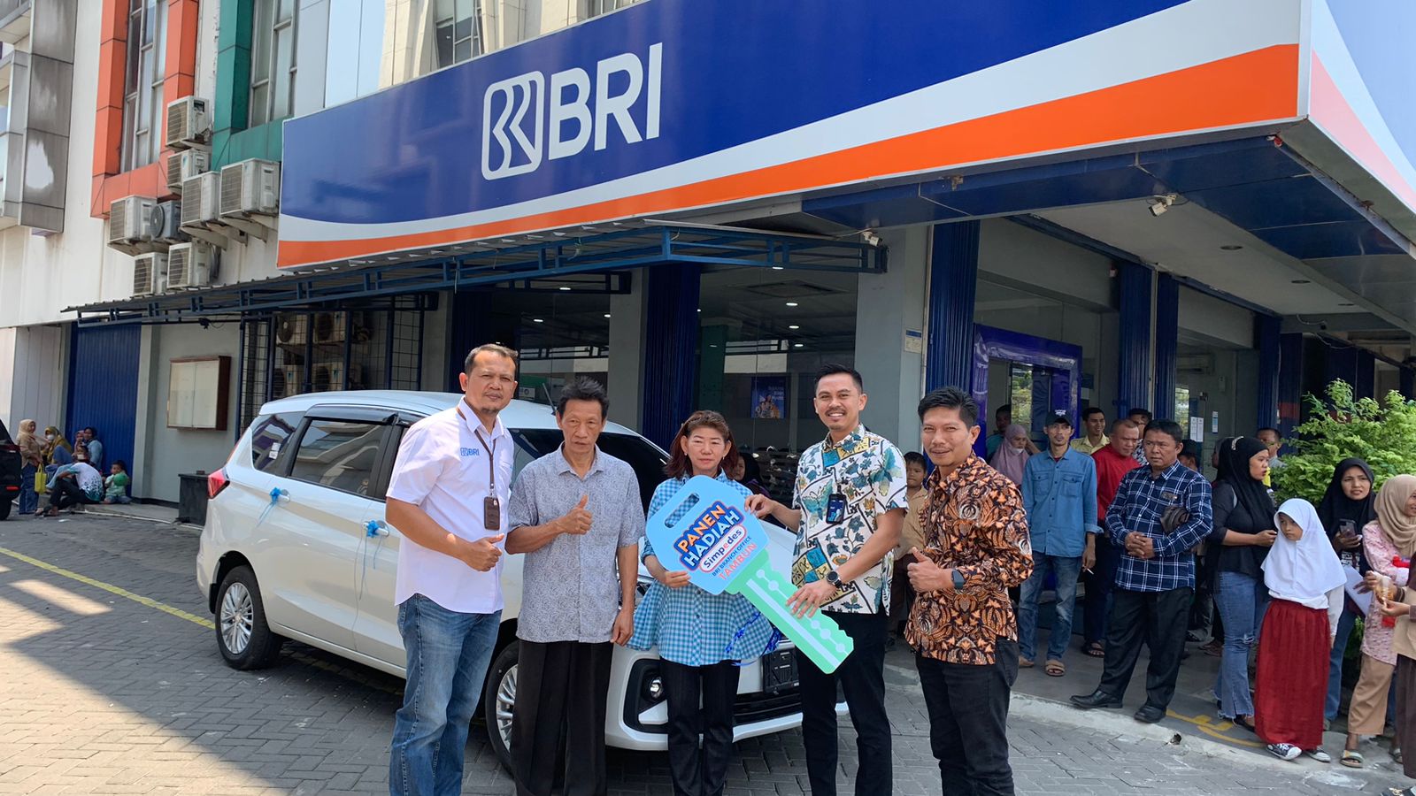 Apresiasi Nasabah BRI Branch Office Tambun Bagikan Hadiah TV hingga belasan kendaraan bermotor 