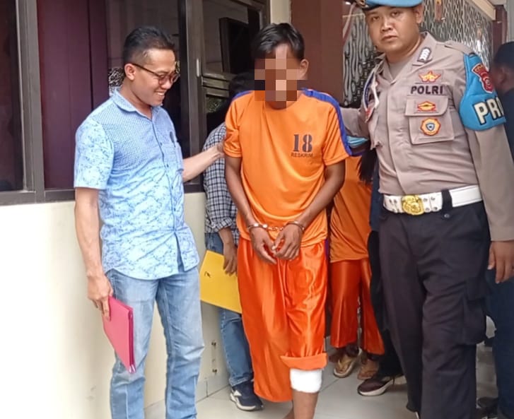 Pria Mabuk Bawa Pistol ke Kios Buah Rengasdengklok Ditangkap Polisi, Terancam 4 Tahun Penjara