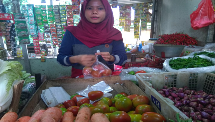 Harga telur di Kota Bekasi meroket 