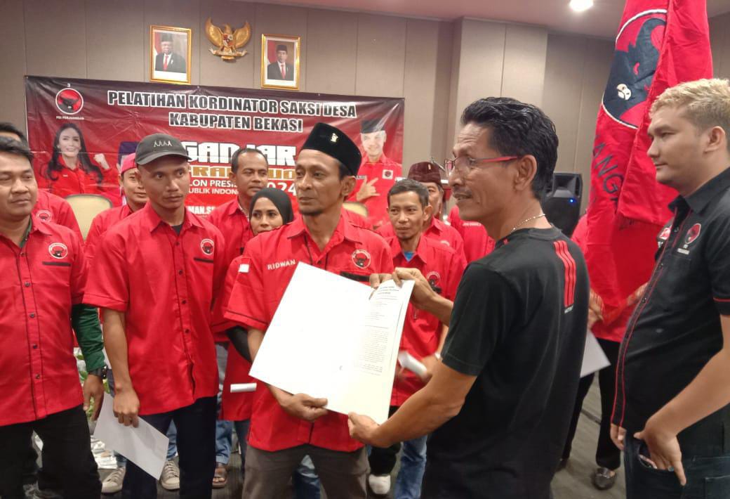 DPC PDIP Kabupaten Bekasi Lantik Ranting Pengurus Desa Muktiwari dan Sarimukti Cibitung