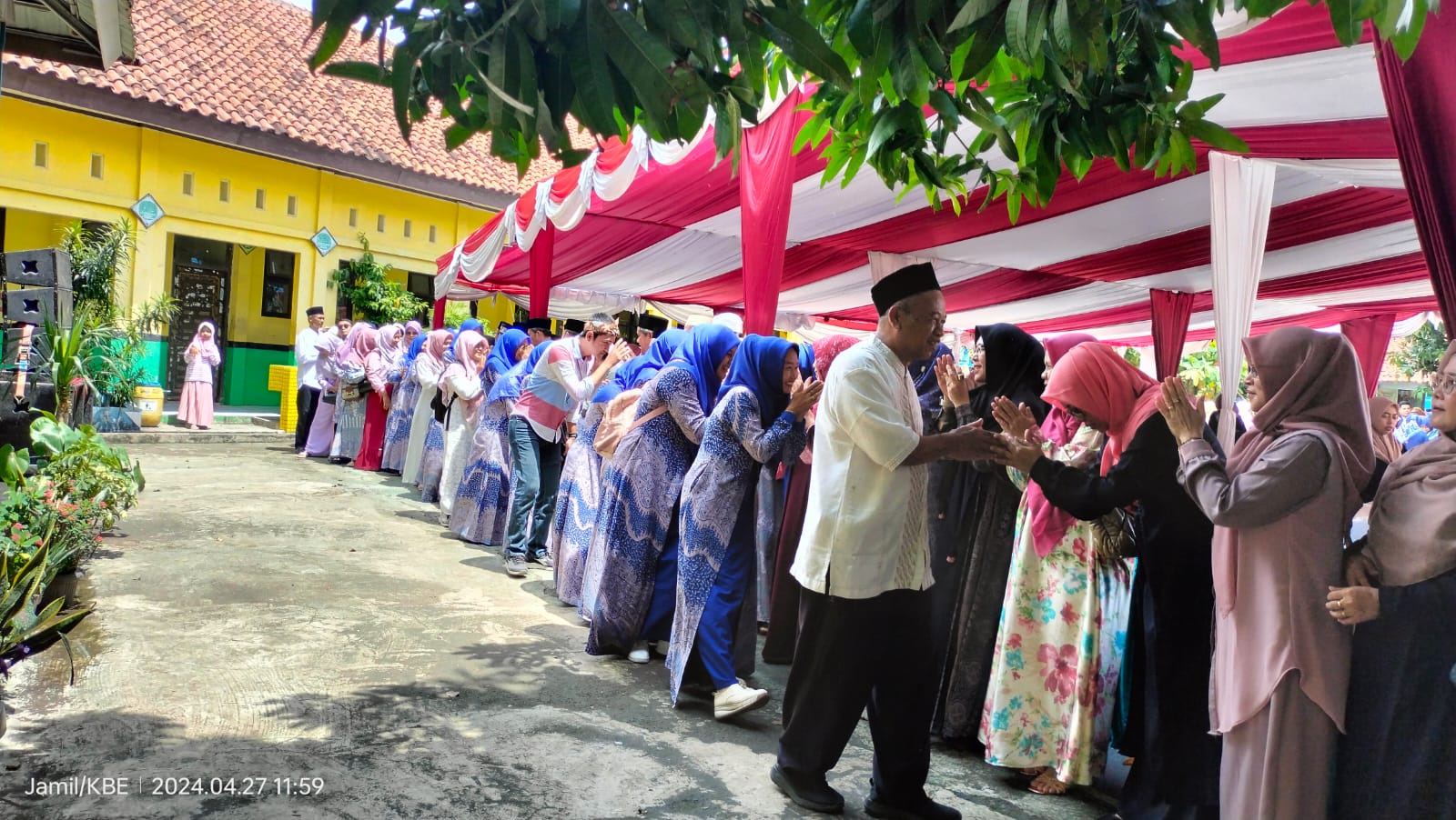 Para Guru di Ciksel Gelar Halalbihalal, Begini Pesan Ketua PGRI Kabupaten Bekasi
