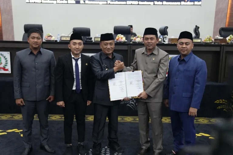 DPRD Karawang Gelar Rapat Paripurna Pembentukan Pansus Raperda dan Penetapan Perda