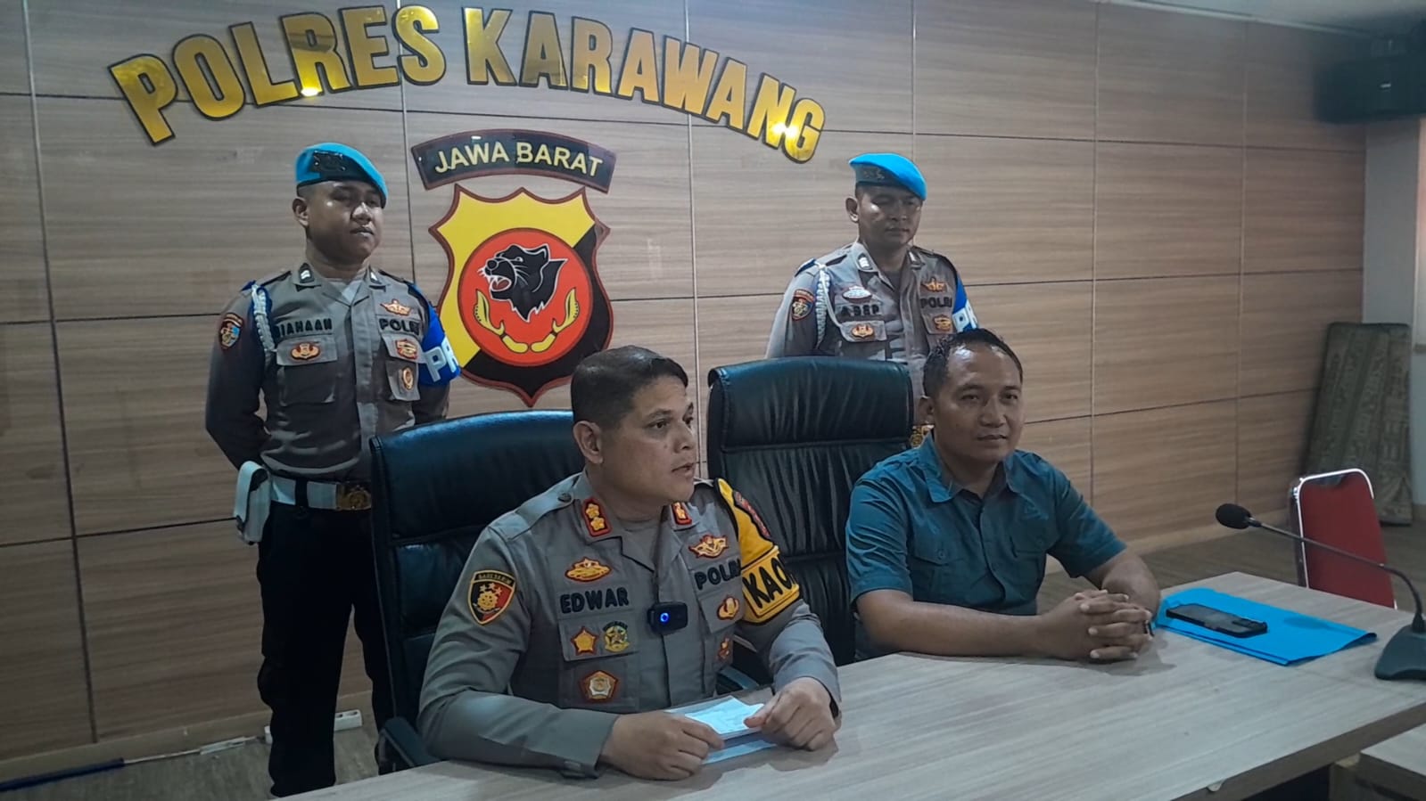 Perilakunya Kurang Baik saat Bertugas, Polres Karawang Bekuk Oknum Polisi yang Bikin Resah Warga