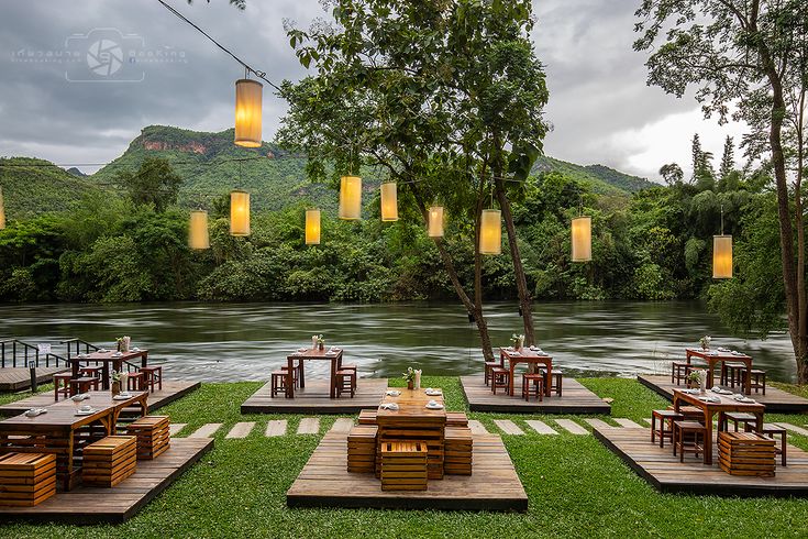 11 Tempat Bukber Keluarga Bekasi Bikin Nagih, Luas Mewah Menu Sultan Harga Rakyat!