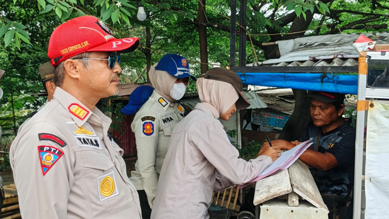 Satpol PP Bakal Tertibkan 179 Bangli di Jalur Interchange Karawang Barat, Pemilik: Saya Bongkar Sendiri Ajah!