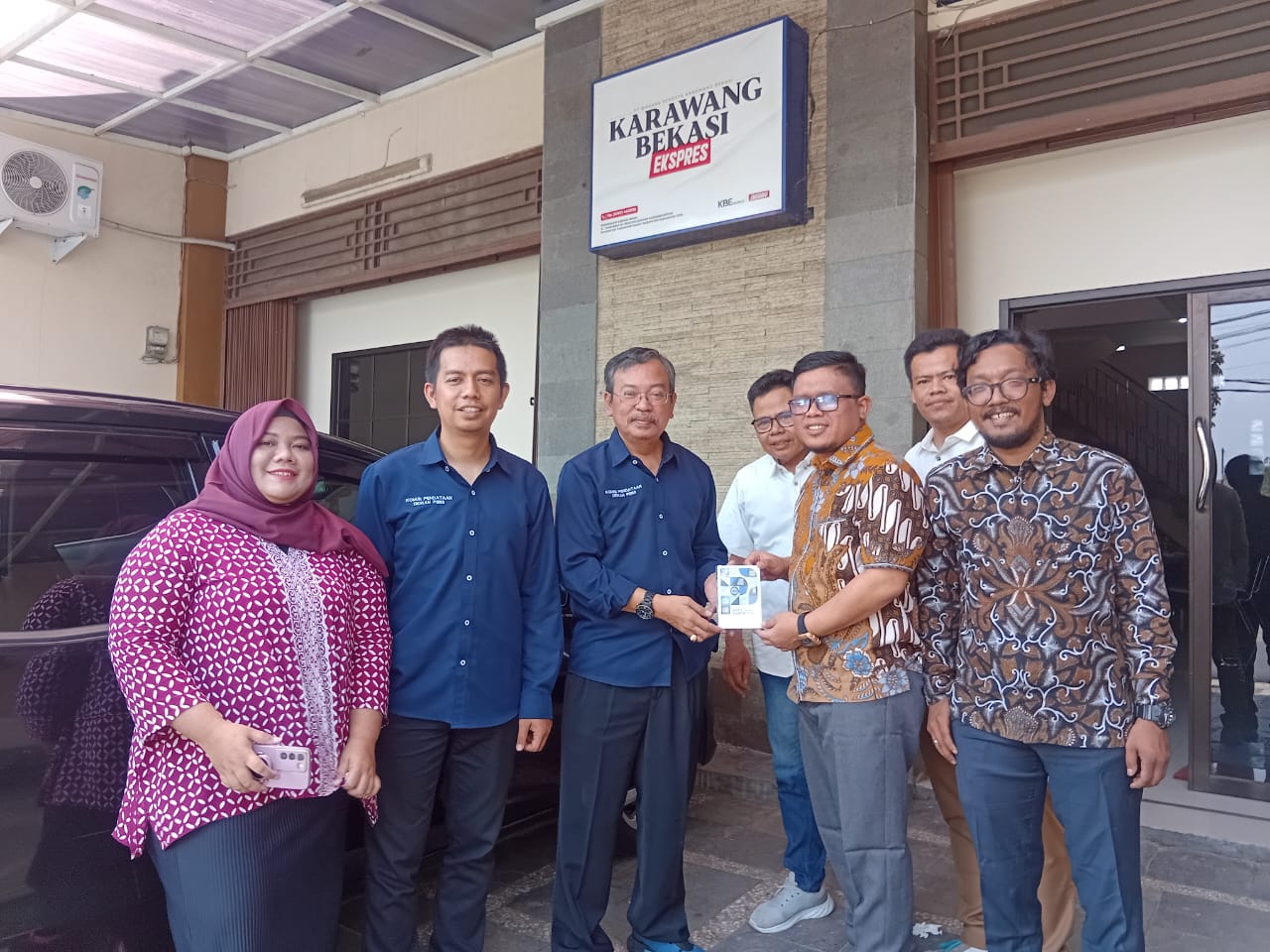 Tim Verifikasi Dewan Pers Kunjungi Karawang Bekasi Ekspres