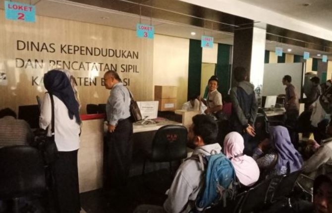 Disdukcapil Kabupaten Bekasi Buka Layanan Program 'Sami-Sami' Untuk Masyarakat Pekerja