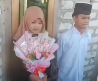 Viral Video Bocah 10 Tahun di Madura Gelar Acara Lamaran