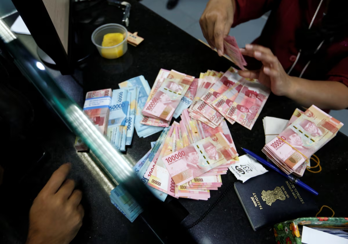 Rupiah Anjlok, Kekhawatiran terhadap Independensi Bank Sentral Meningkat