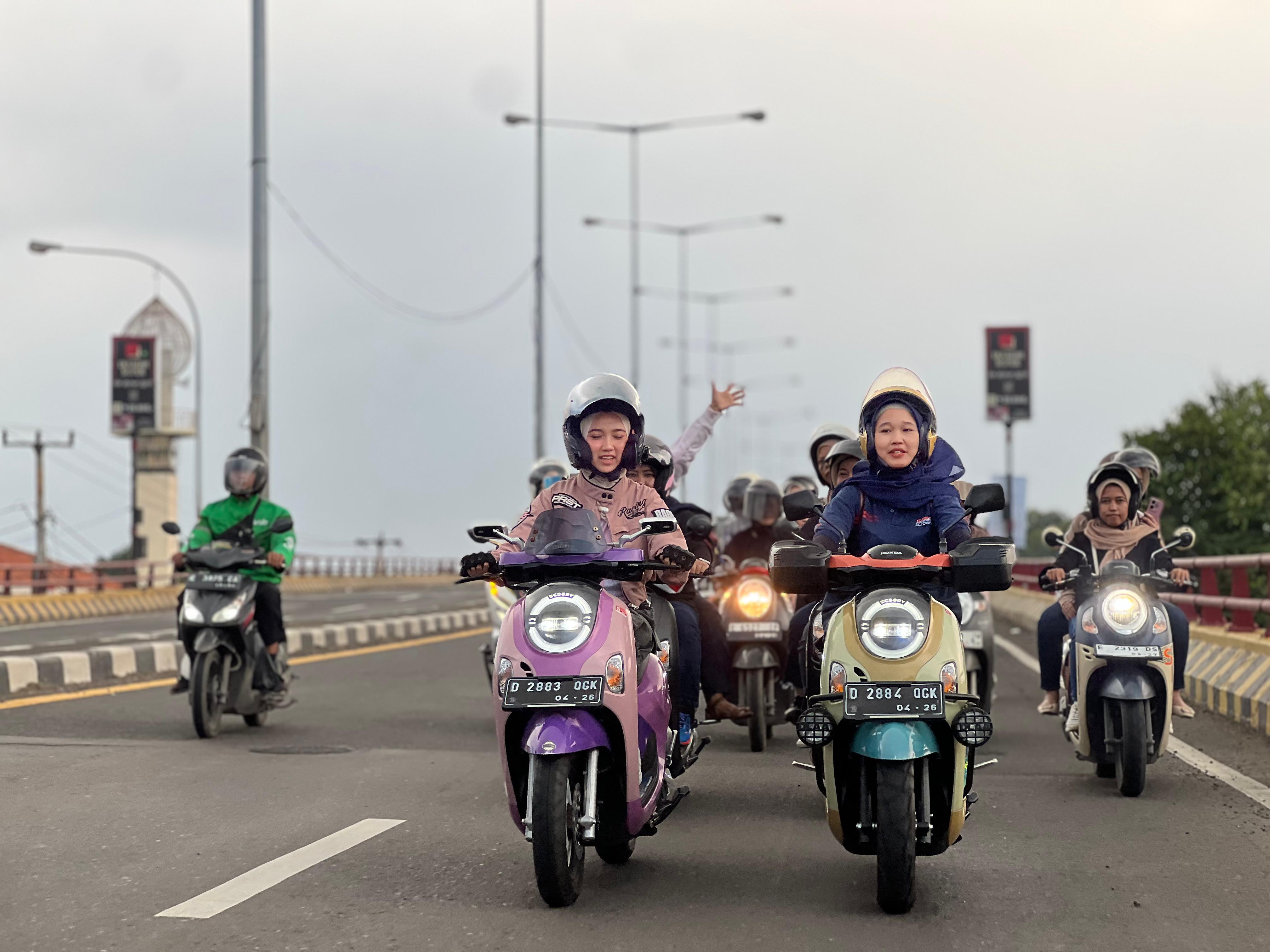 Ketika Hijabers Serenity Ride Satukan Pecinta Scoopy yang Stylish  