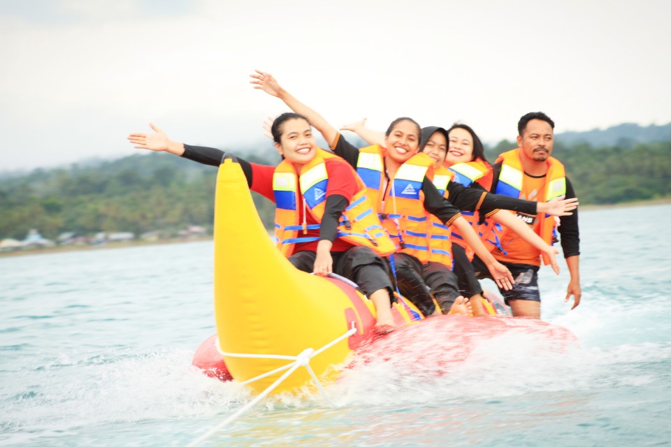 Inilah 5 Hal yang Tidak Boleh Dilakukan saat Bermain Banana Boat di Pantai, Utamakan Keselamatan Anda!