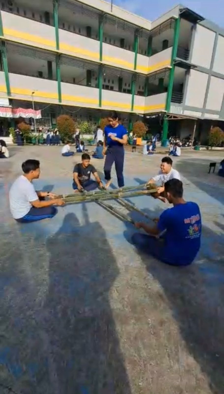 SMAN 5 Karawang Gelar P5 Bertema ''Harapan Lokal'' dengan Permainan Tradisional yang Bikin Nostalgia