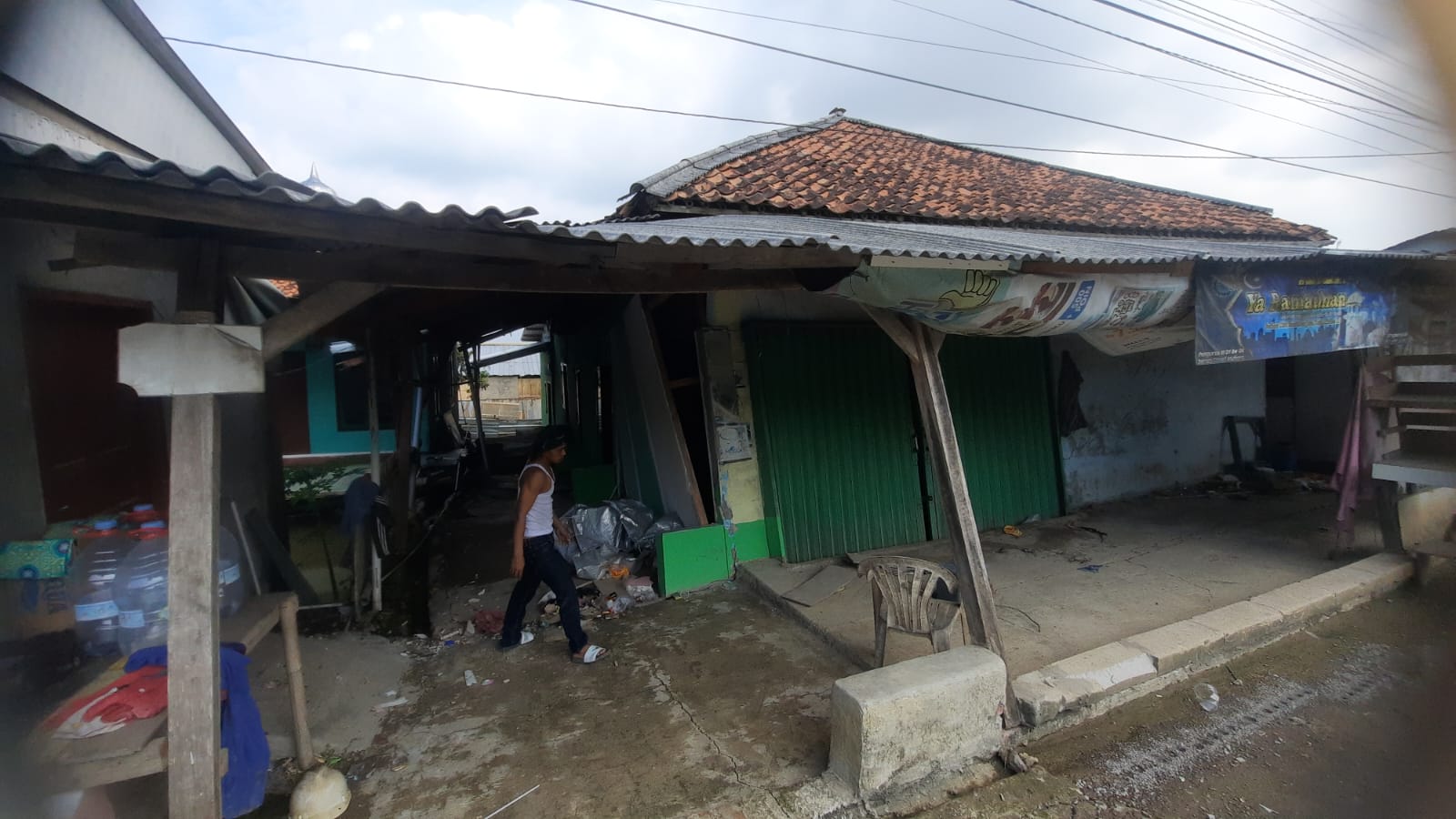 Retak-retak dan Ambles, Warga Terdampak Tanah Bergerak Terpaksa Angkat Kaki Tinggalkan Rumahnya