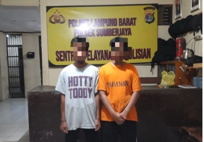Polisi Tangkap Dua Pria Ini Usai Keroyok Korbannya Pakai Rantang