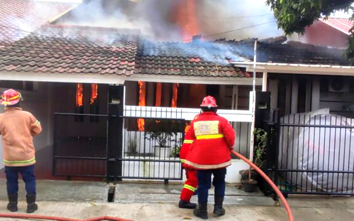 Ditinggal Pergi dalam Kondisi Kompor Hidup, Satu Rumah di Jatisampurna Kebakaran