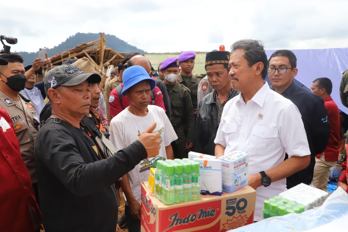 Bantu Korban Gempa, KKP Kirim Bantuan 3 Ton Ikan di Posko Ciherang Cianjur