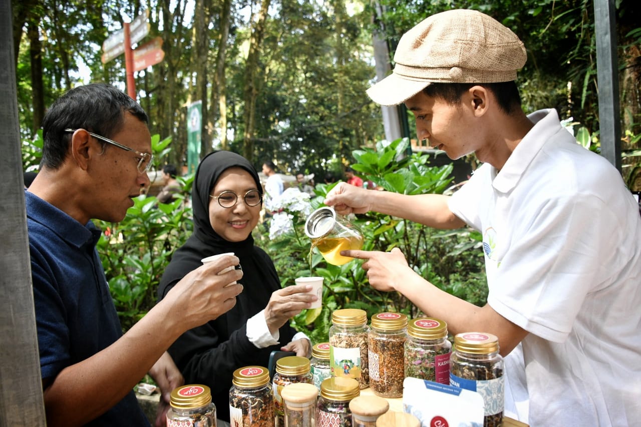 Pasar Leuweung, Promosikan Teh dan Kopi Jabar