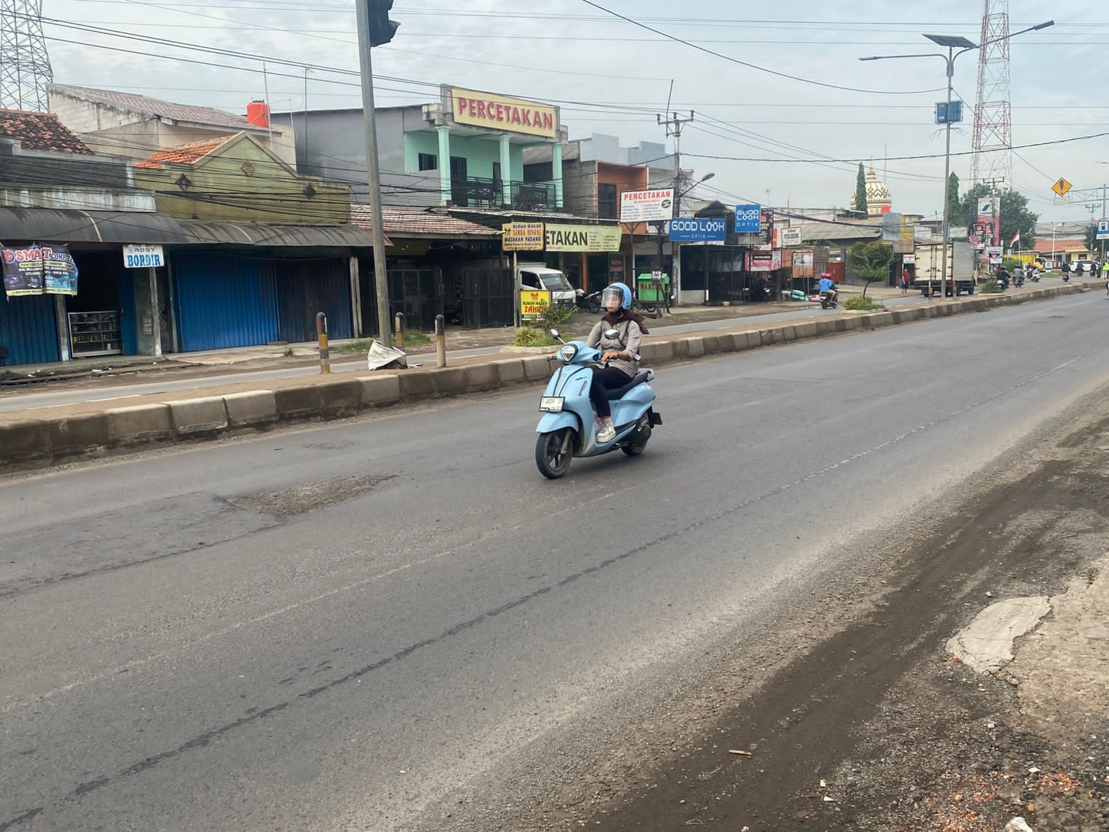 Jalan Pantura Karawang Banyak Lubang, Warga Ungkap Sering Terjadi Kecelakaan 