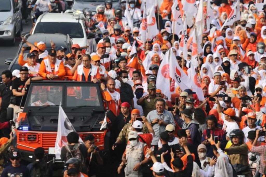 Izin Senam Stadion PCB Dicabut, Massa Pro Anies Bersama Simpatisan PKS Tetap Padati Jalan A Yani