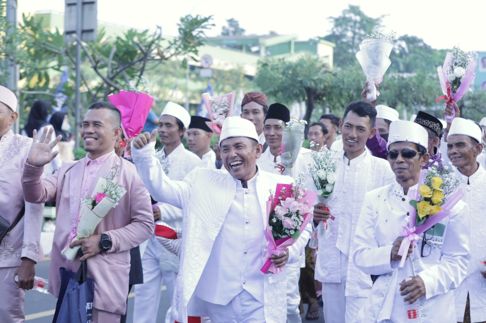  Sebanyak 300-an pengantin dapat wejangan khusus dari Kang Emil