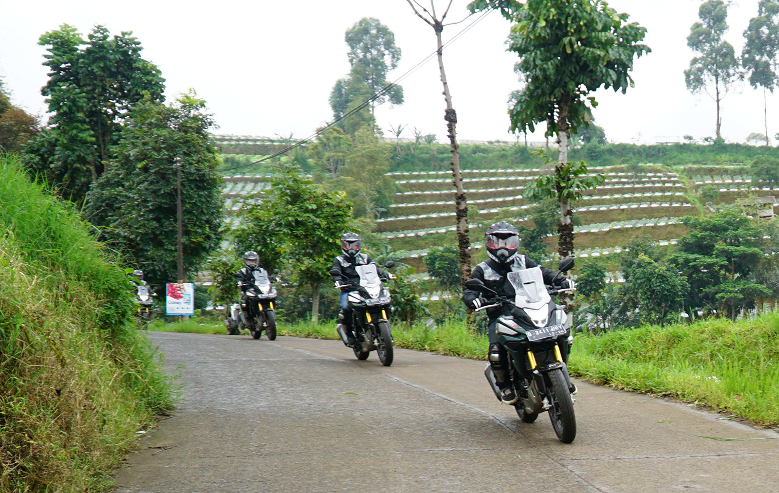 Tips Aman Berkendara Sepeda Motor di Musim Kemarau