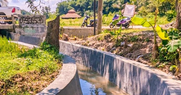 Dinas PUPR Karawang Lakukan Penurapan Saluran Irigasi di Kp Bonceret untuk Antisipasi Banjir dan Pertanian