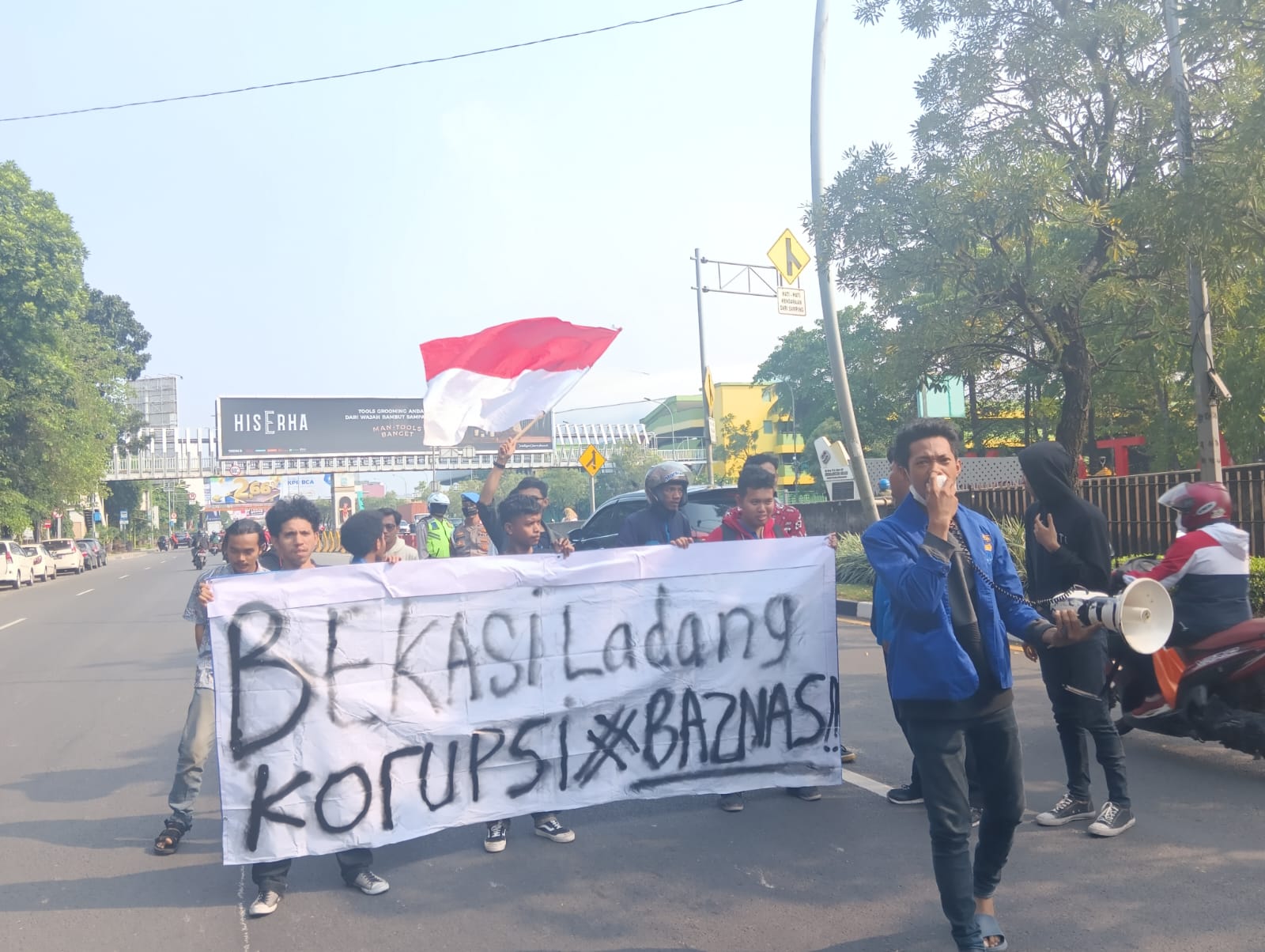 Lagi, Mahasiswa Demo Soal Baznas Kota Bekasi dengan Tutup Jalan A Yani
