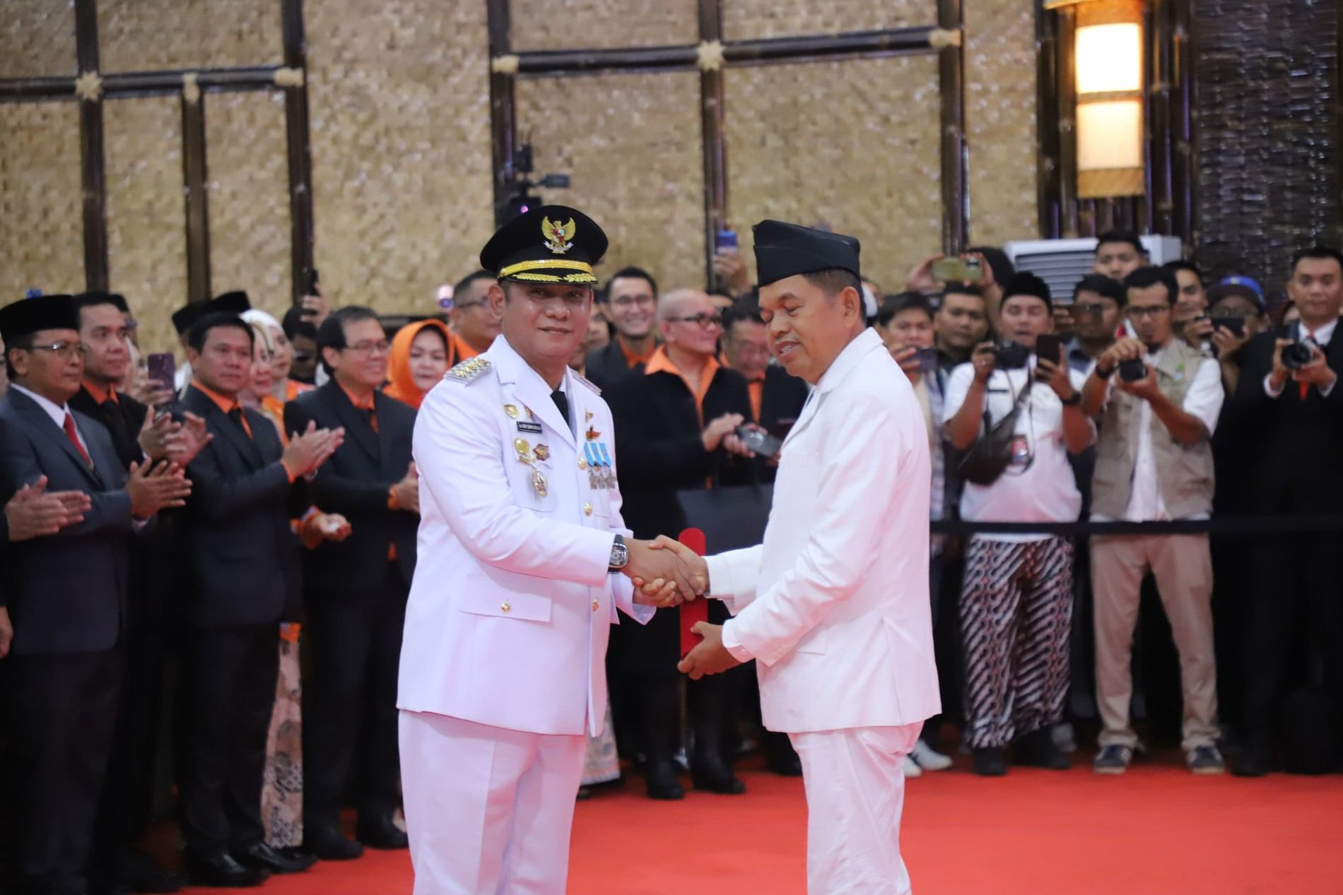 KDM Tantang Bupati Asep Bereskan Kabupaten Bekasi