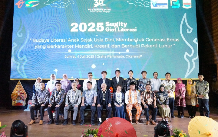 Sugity Creatives Donasikan 4.000 Buku untuk Anak Bekasi, Wabup Apresiasi, Sebut Investasi untuk Generasi Emas