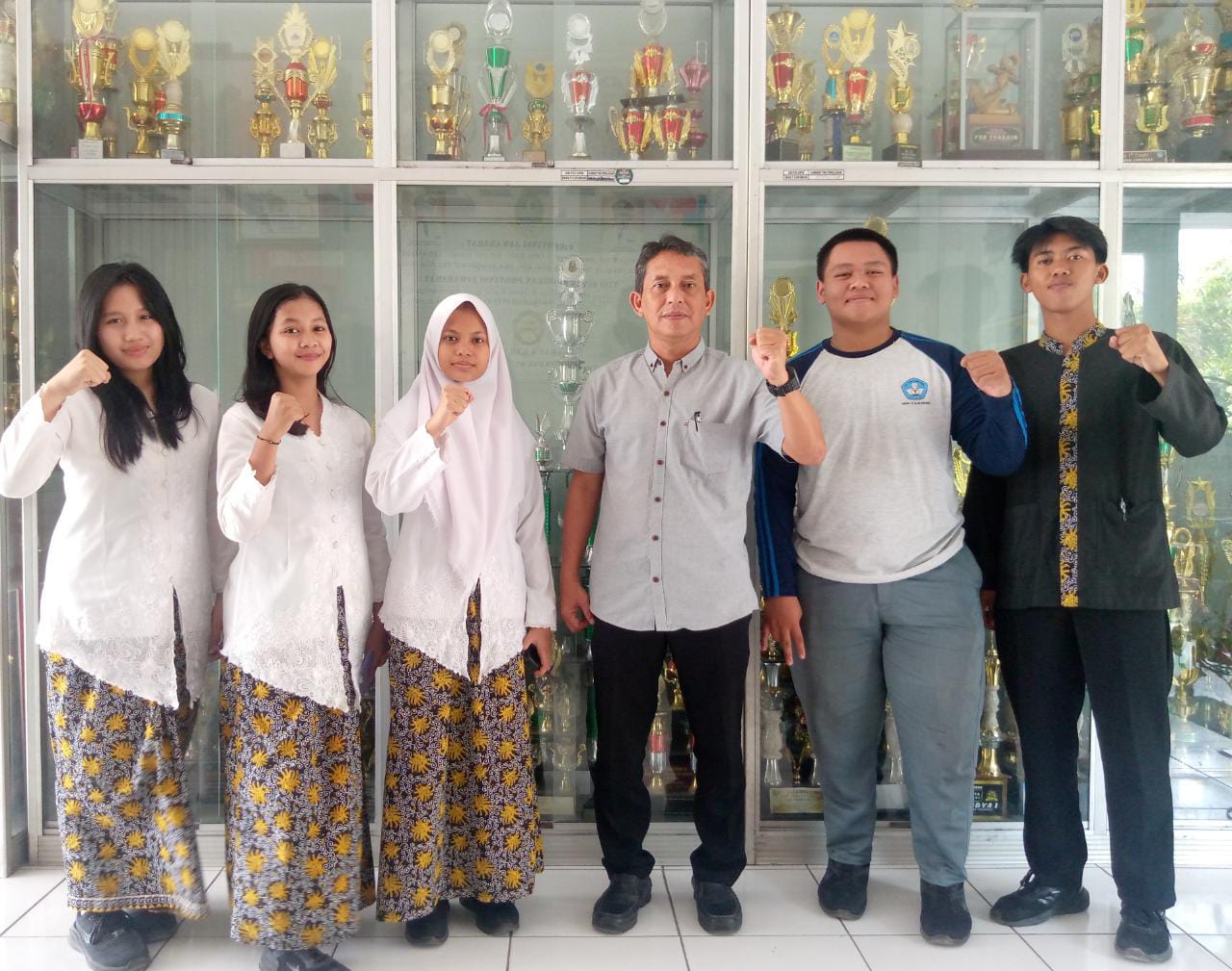 SMAN 5 Karawang Banjir Prestasi! Belasan Siswa Raih Juara FLS2N, Popda dan O2SN Jabar