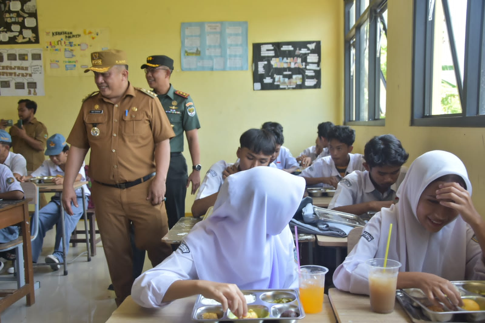 Program Makan Bergizi Gratis di Kabupaten Bekasi Disambut Antusias Siswa