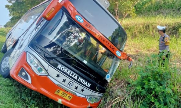 Sopir Bus Rosalia Indah Resmi Jadi Tersangka Laka Maut Tol Batang-Semarang KM 370, Terancam 6 Tahun Penjara