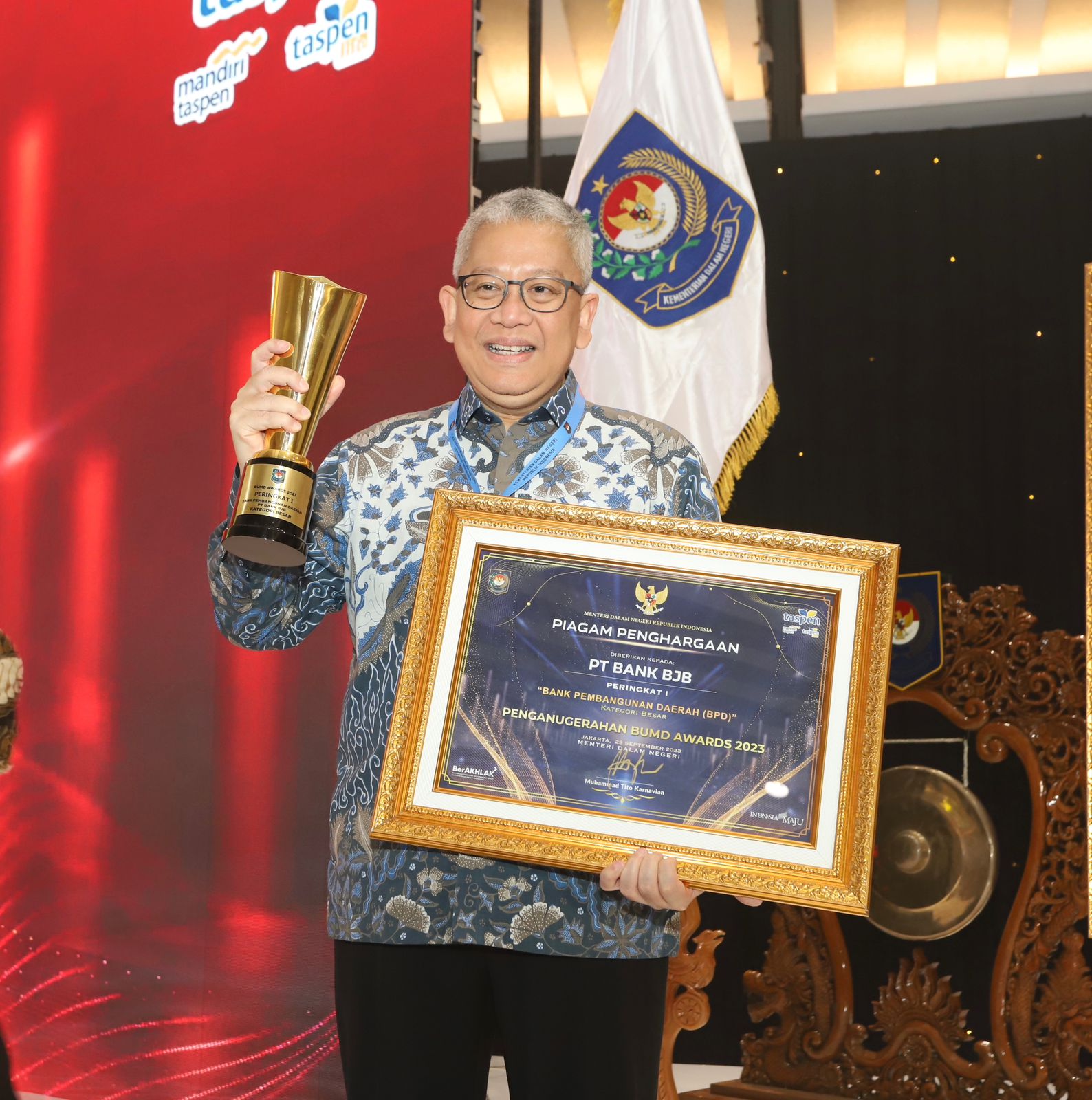 bank bjb Raih Penghargaan BPD Peringkat I di Ajang BUMD Award 2023