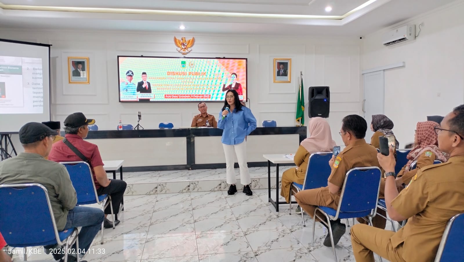 Anggota DPR RI Rieke Diah Pitaloka Ajak Diskusi Publik Perangkat Desa Sukadami