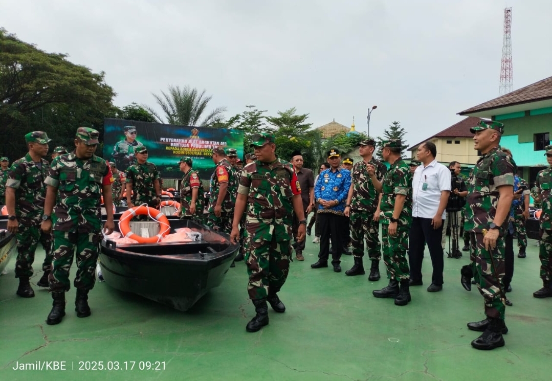 Tanggap Darurat Banjir, Panglima TNI Saluran 70 Unit Alat Angkutan Air 