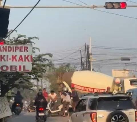 Aktivitas Batching Plant Bikin Warga Bekasi Turun ke Jalan