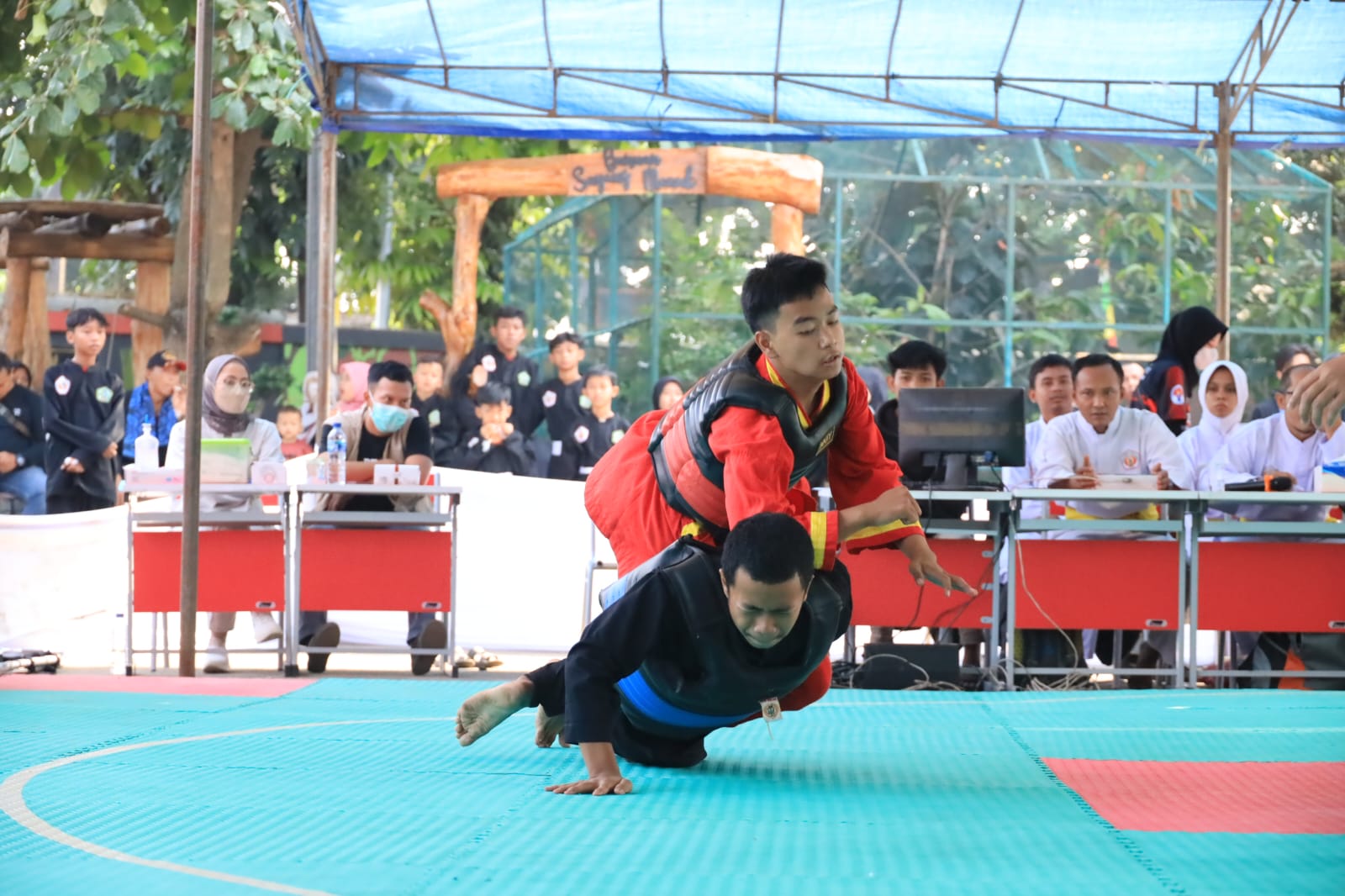 Kejuaraan Pencak Silat LPM Tri Tunggal di Ciketing Udik  Dimulai