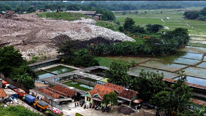 Sampah di TPA Burangkeng Bakal Dikelola Swasta
