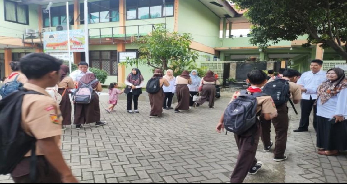 Sekolah di Bekasi Tetap Berjalan Normal, Terapkan Antisipasi Keterlambatan