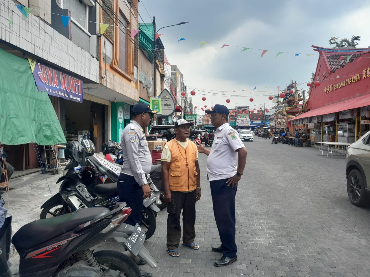 Tarif Parkir Motor di Kuliner Malam Karawang Dikeluhkan Warga, Dishub Turun Tangan