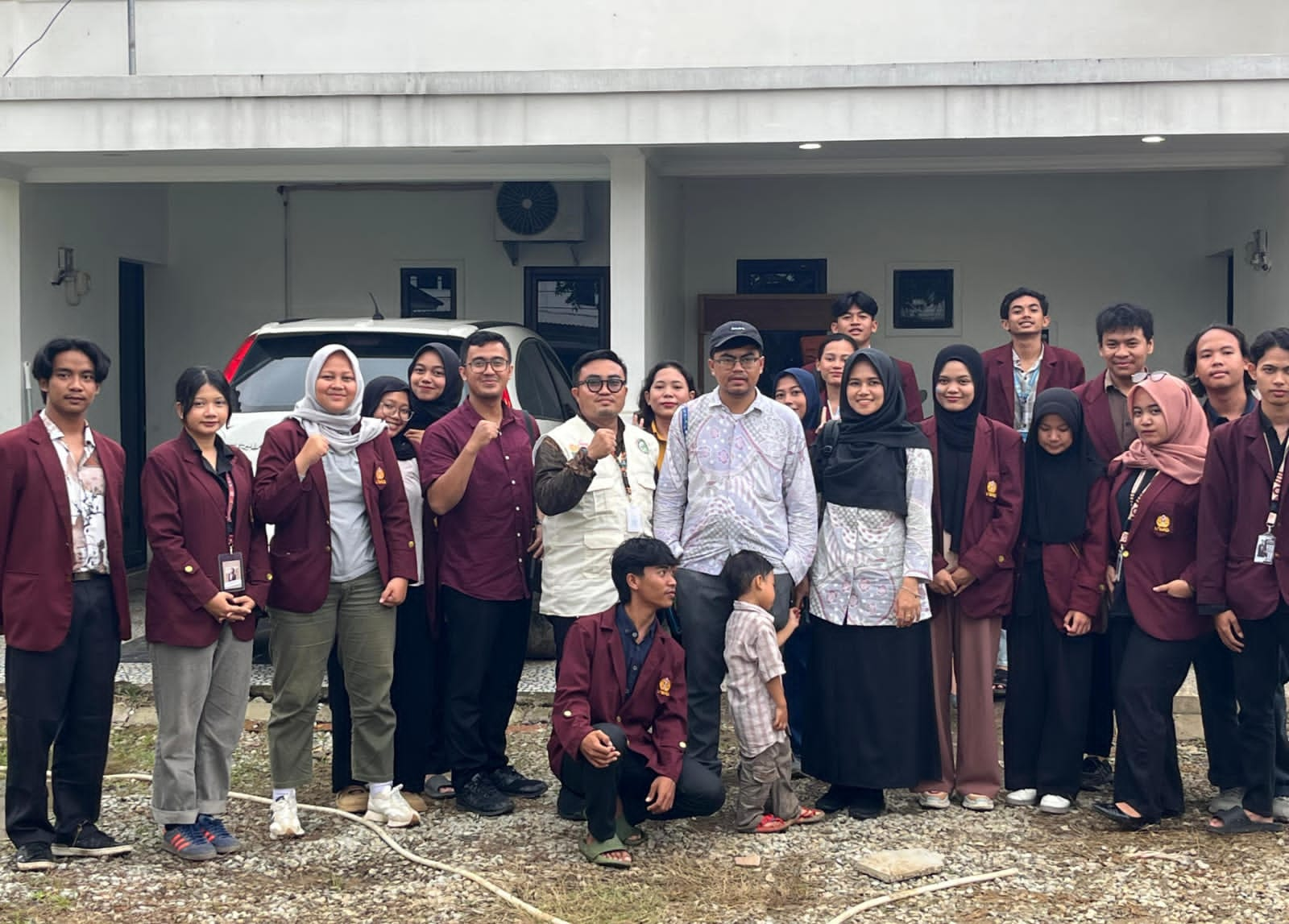 Mahasiswa KKN Unsika Desa Karangharja Sulap Eceng Gondok Jadi Pupuk hingga Edukasi Masyarakat tentang Stunting