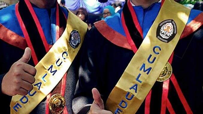 Inilah Beberapa Tingkatan Lulusan di Wisuda dan Tips Mendapat Predikat Cumlaude yang Harus Mahasiswa Tahu