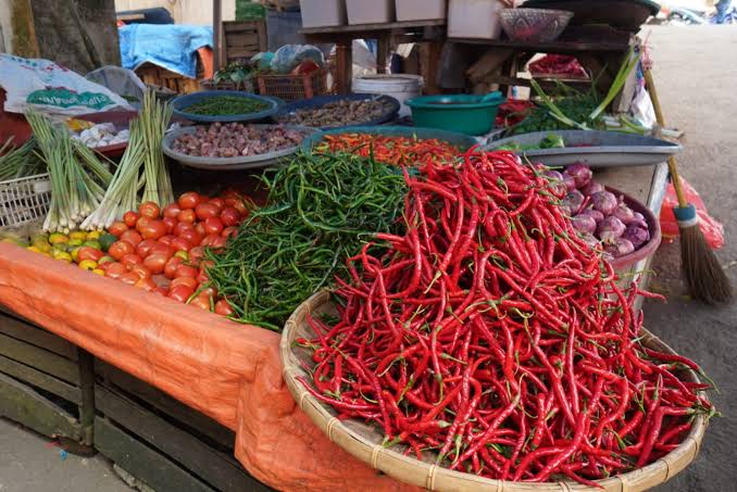 Stok Bapok di Karawang Aman Jelang Idul Fitri, Harga Cabai Sempat Naik