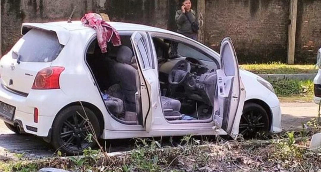 Asmara Staf Rektorat-Dosen Unsika Berujung Pembakaran Mobil Viral