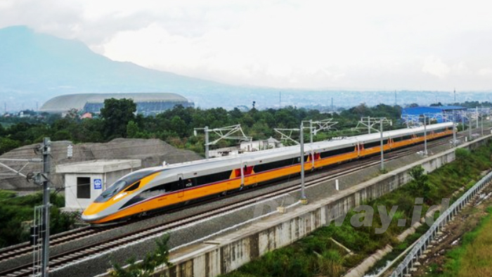 Kereta Cepat Jakarta-Bandung Dipastikan Beroprasi Bulan Agustus Mendatang