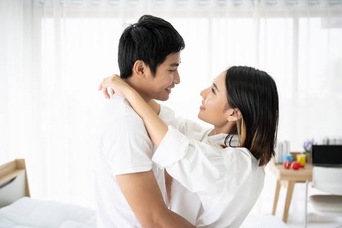 10 Tips Komunikasi dengan Pasangan Biar Tetap Awet dan Langgeng