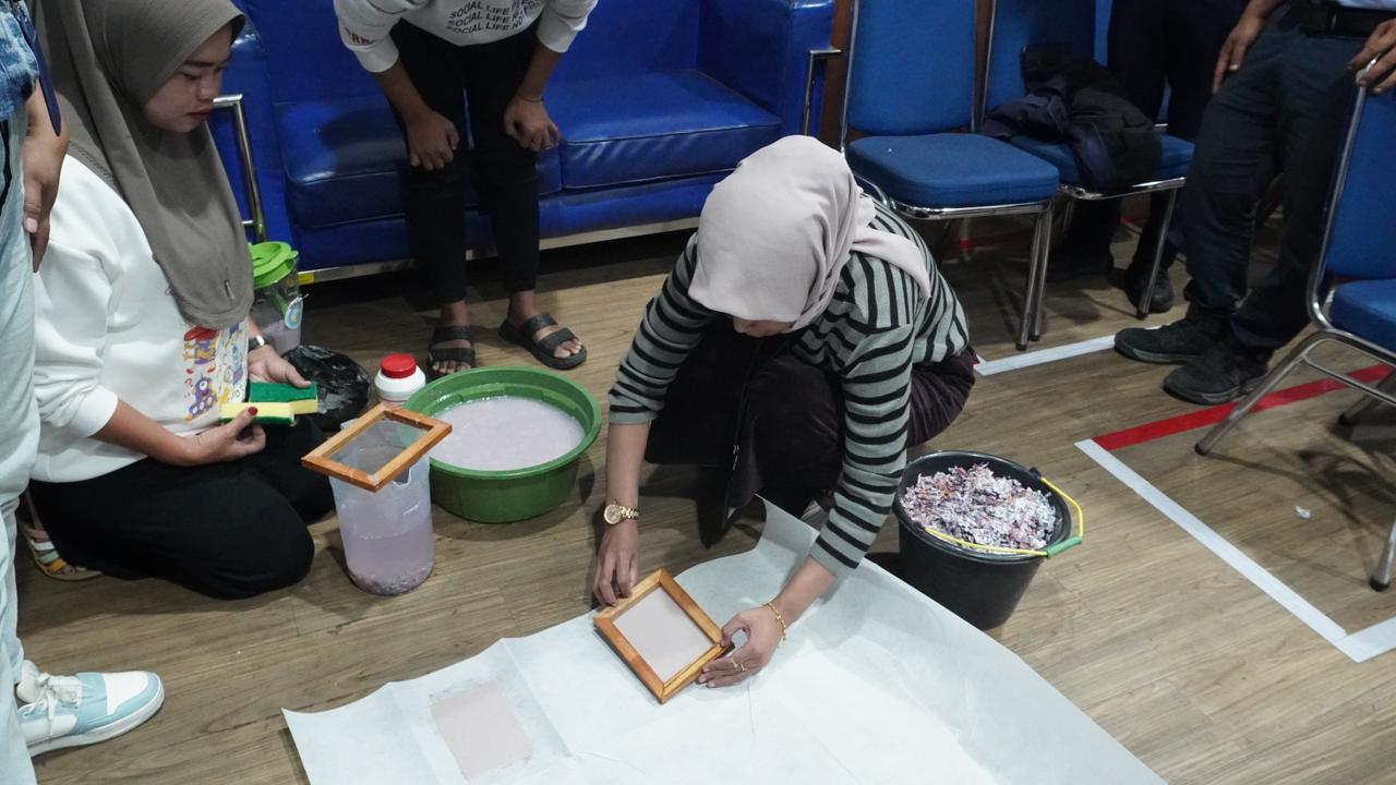 Pertamina Patra Niaga Regional JBB Wujudkan Ekonomi Sirkular Melalui Program Daur Ulang Terpadu