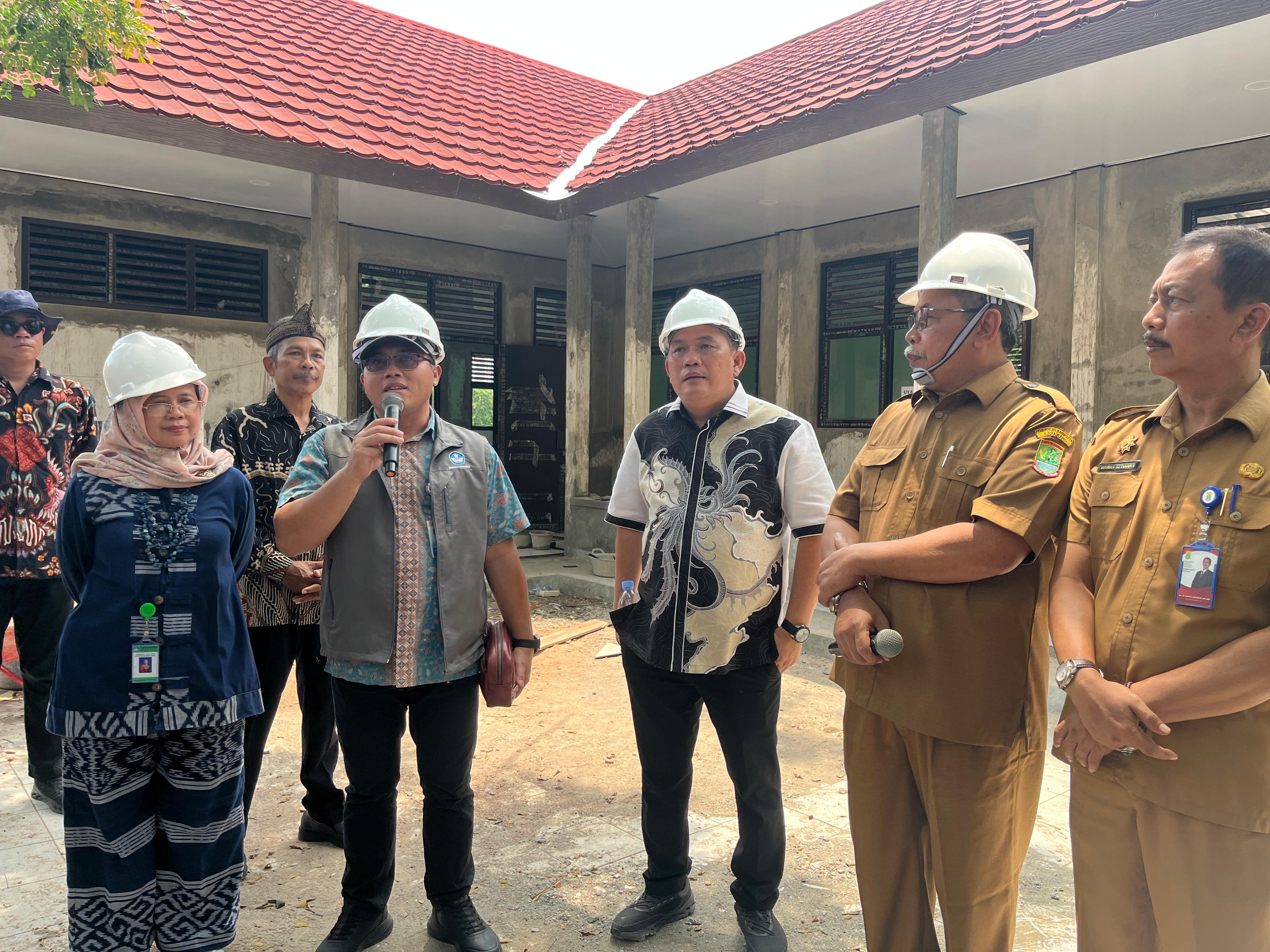 Program Revitalisasi Sekolah Dorong Ekonomi Lokal di Karawang