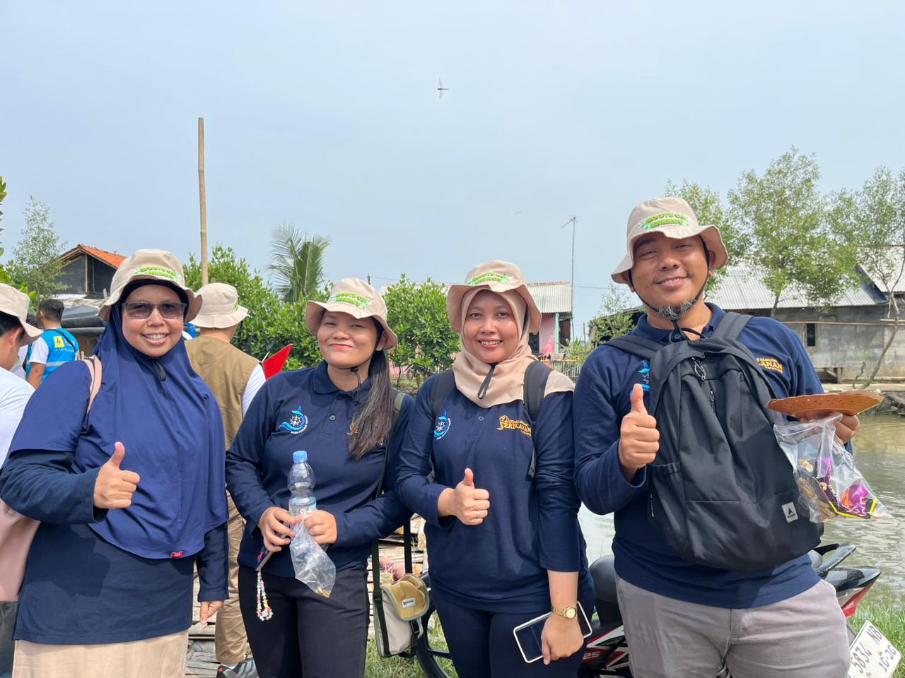 Peringatan HMPI, Dinas Perikanan Karawang Dukung Penanaman Mangrove di Cilamaya Wetan